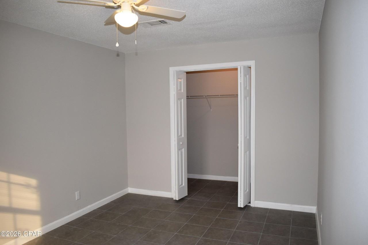 4006 E 11th St #E - Photo 7 of 9