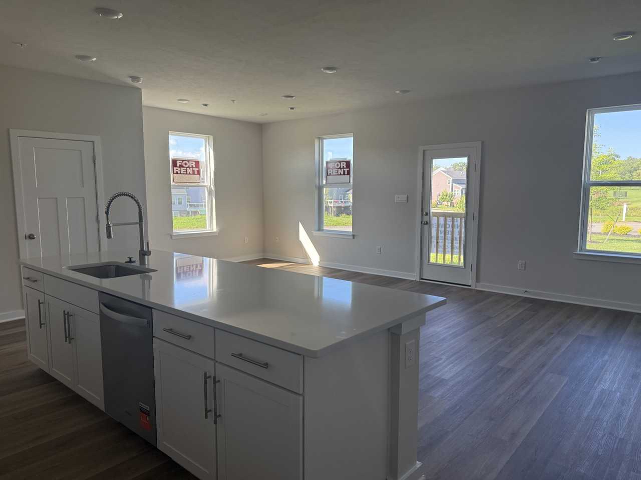 1001 Darcy Dr - Photo 3 of 18