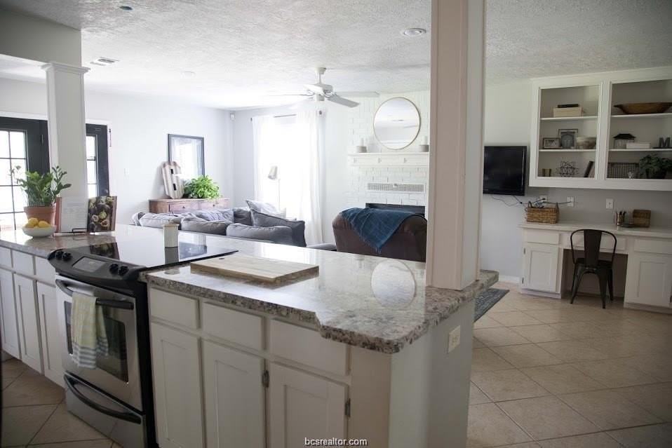 3202 Wildrye Dr - Photo 2 of 12