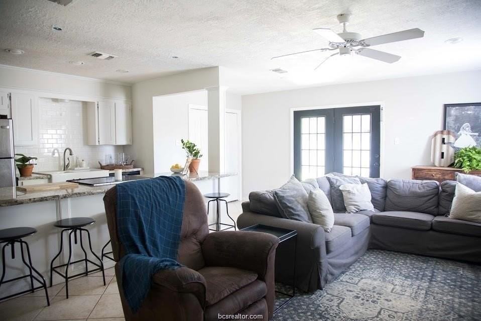 3202 Wildrye Dr - Photo 3 of 12