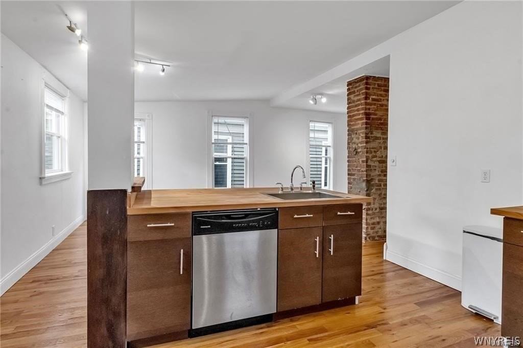 575 Upper Auburn Avenue - Photo 4 of 19