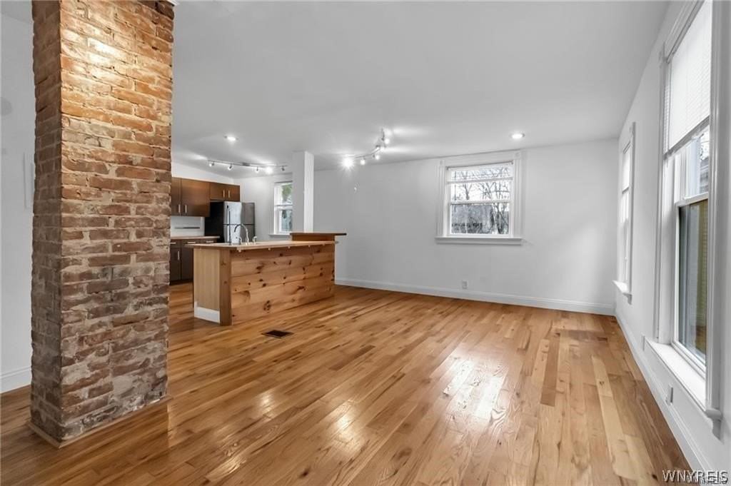 575 Upper Auburn Avenue - Photo 5 of 19