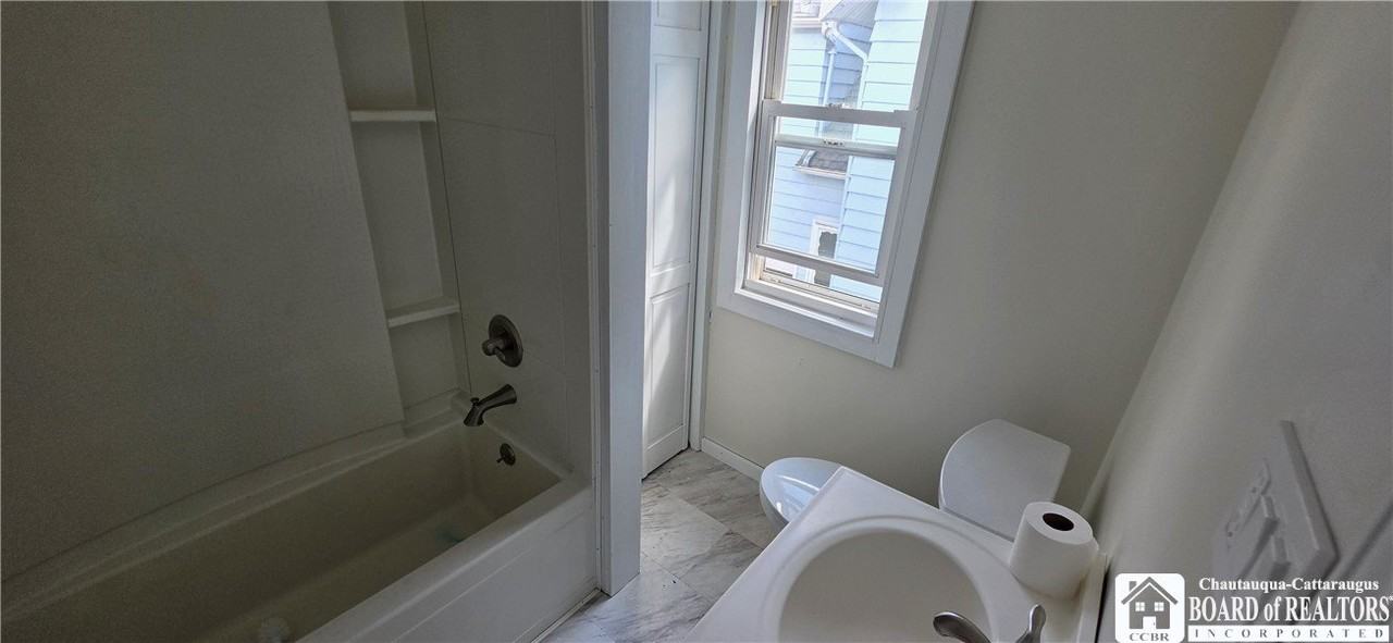 157 Park St - Photo 6 of 9