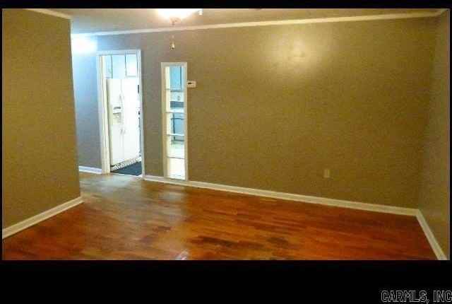 1202 N Holly St - Photo 4 of 19