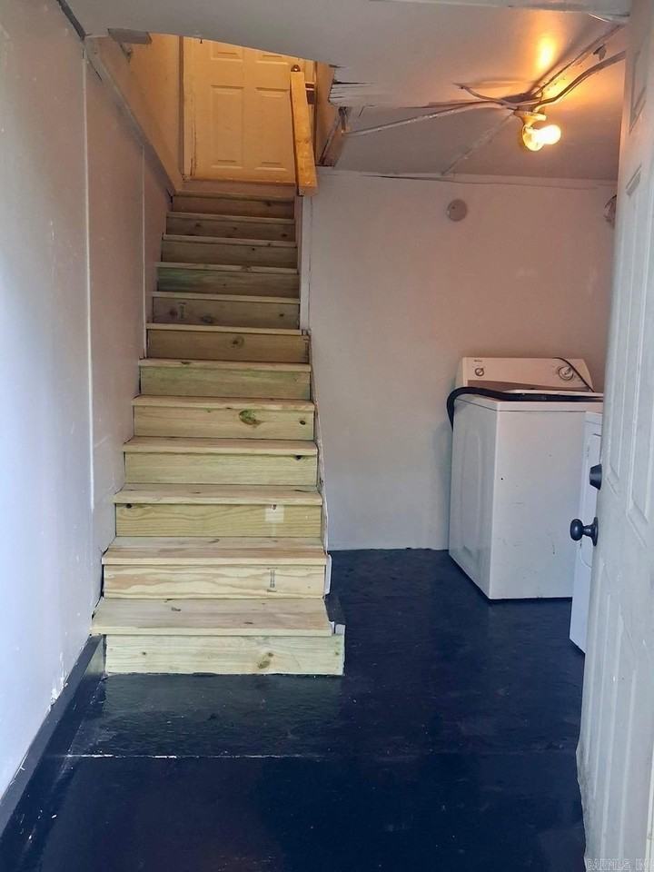 923 Abigail St - Photo 2 of 7