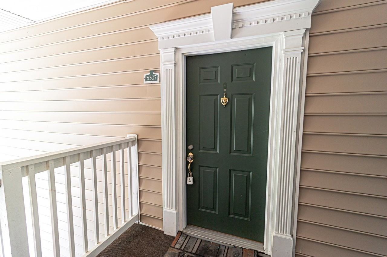6307 Sweetwater Blvd - Photo 2 of 24