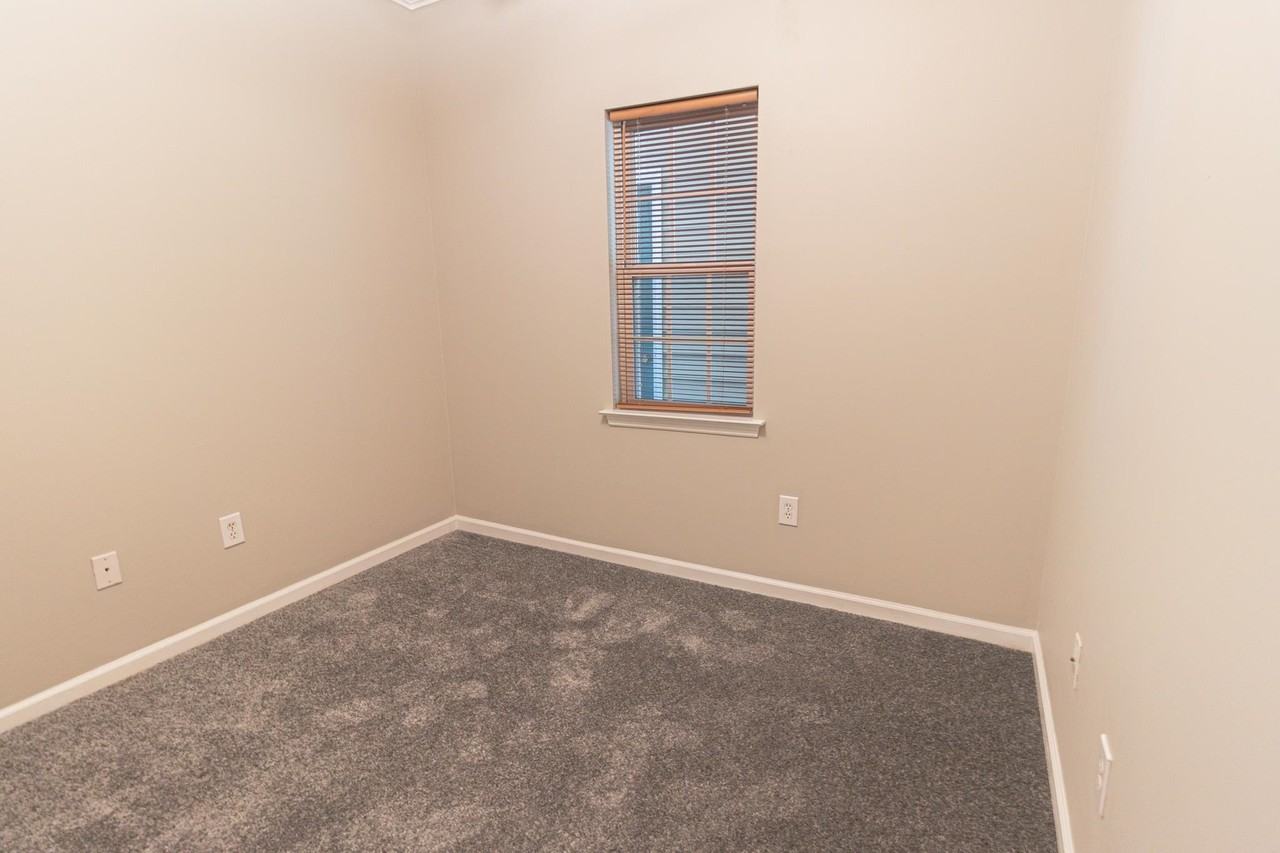 6307 Sweetwater Blvd - Photo 3 of 24