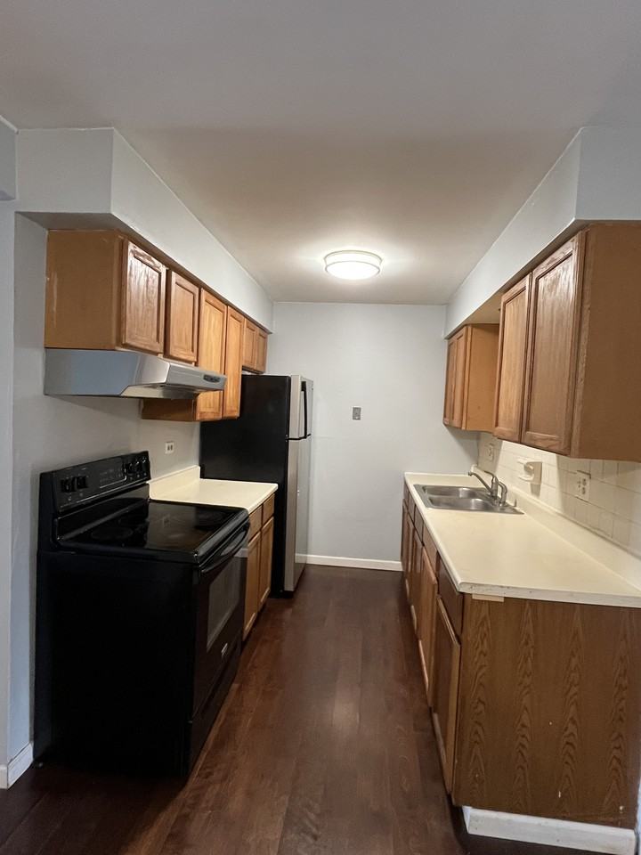 531 W Lies Rd #3 - Photo 4 of 7