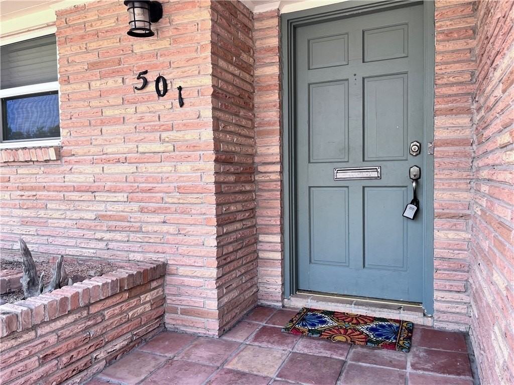 501 Dolphin Pl - Photo 2 of 39