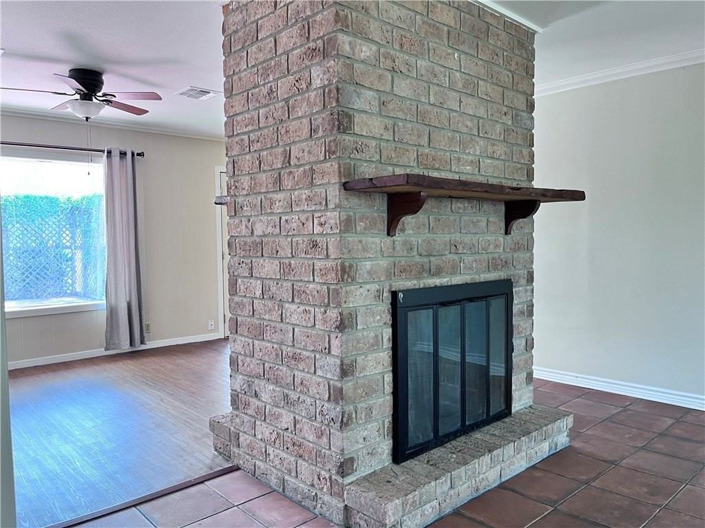 501 Dolphin Pl - Photo 3 of 39