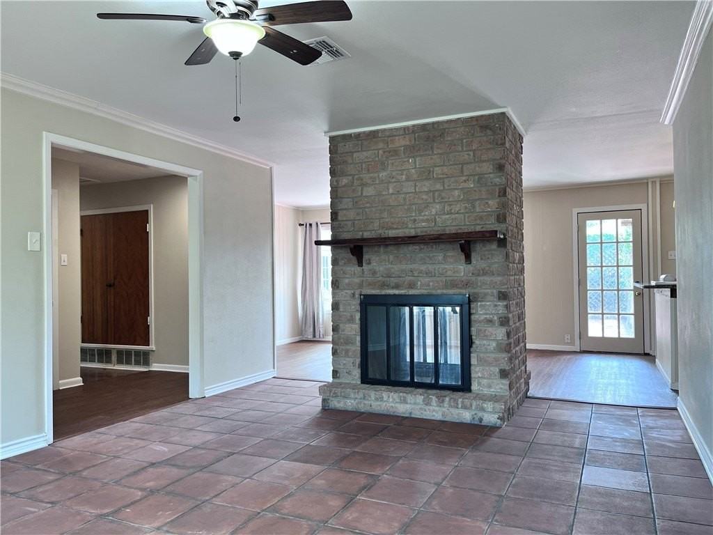 501 Dolphin Pl - Photo 6 of 39