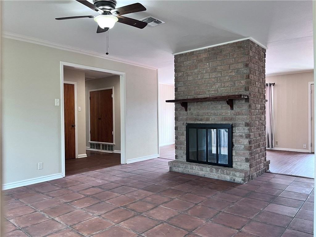 501 Dolphin Pl - Photo 7 of 39