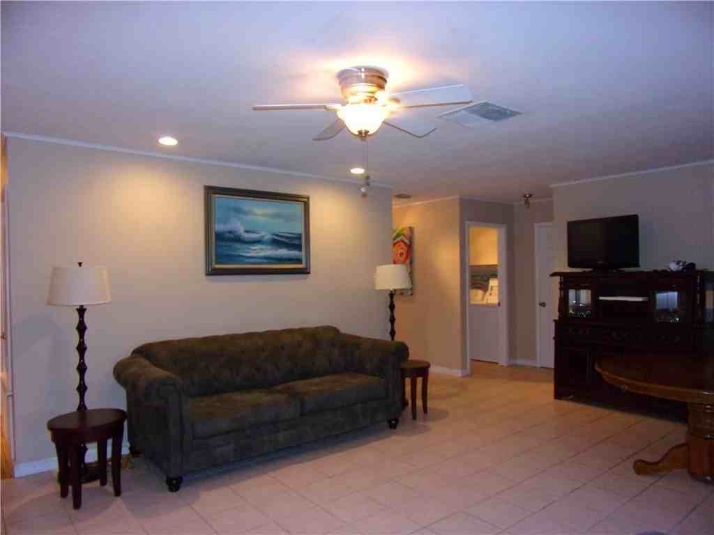 14109 Whitecap Blvd - Photo 7 of 35