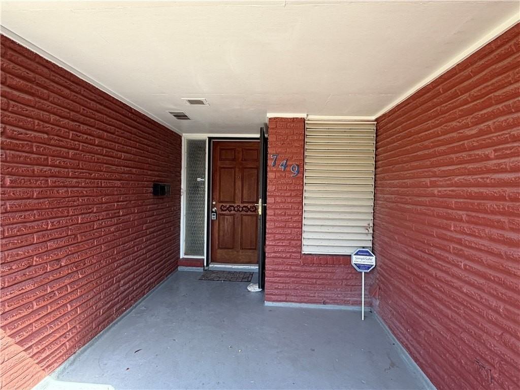 749 Burkshire Dr - Photo 2 of 38