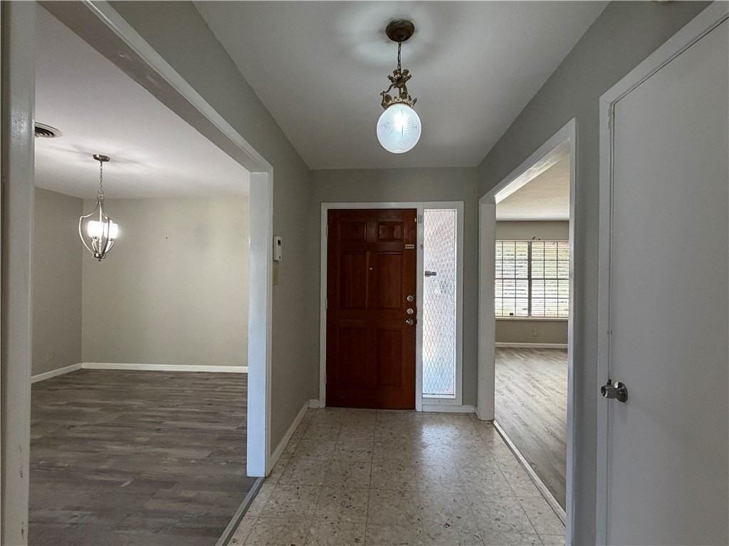 749 Burkshire Dr - Photo 4 of 38