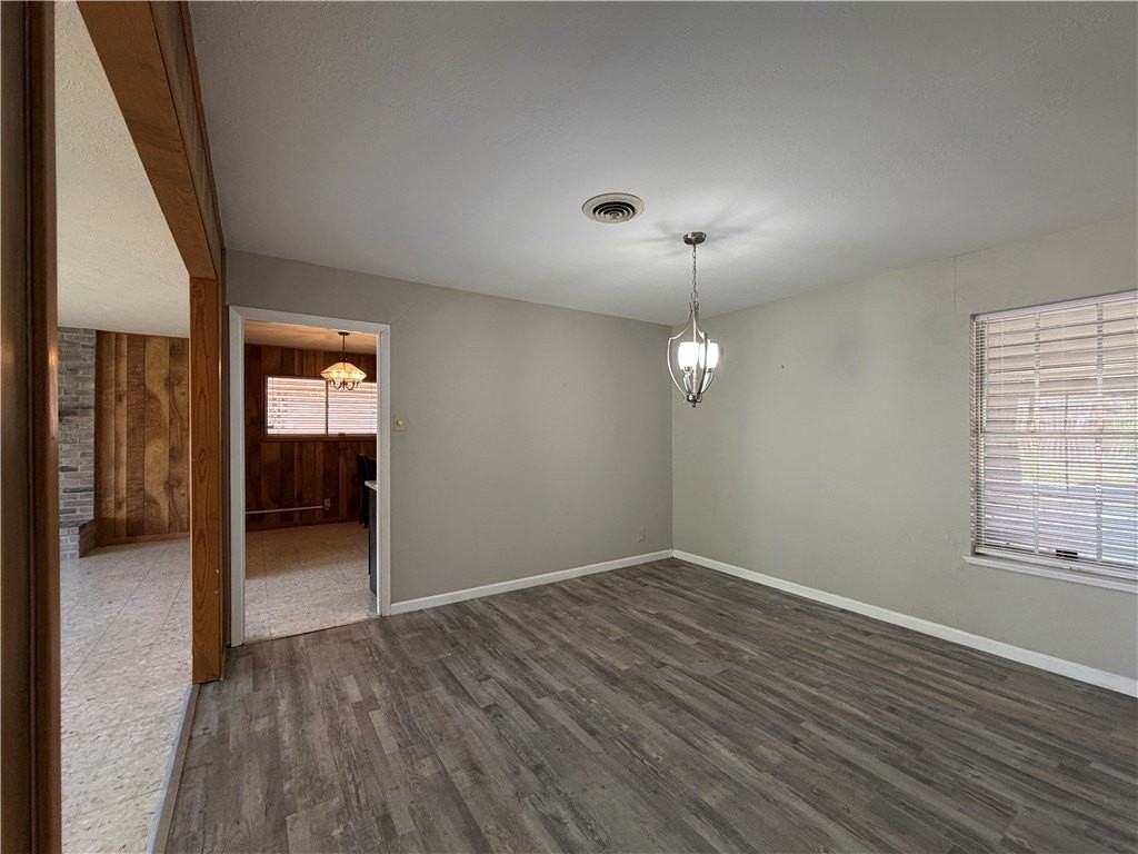 749 Burkshire Dr - Photo 7 of 38