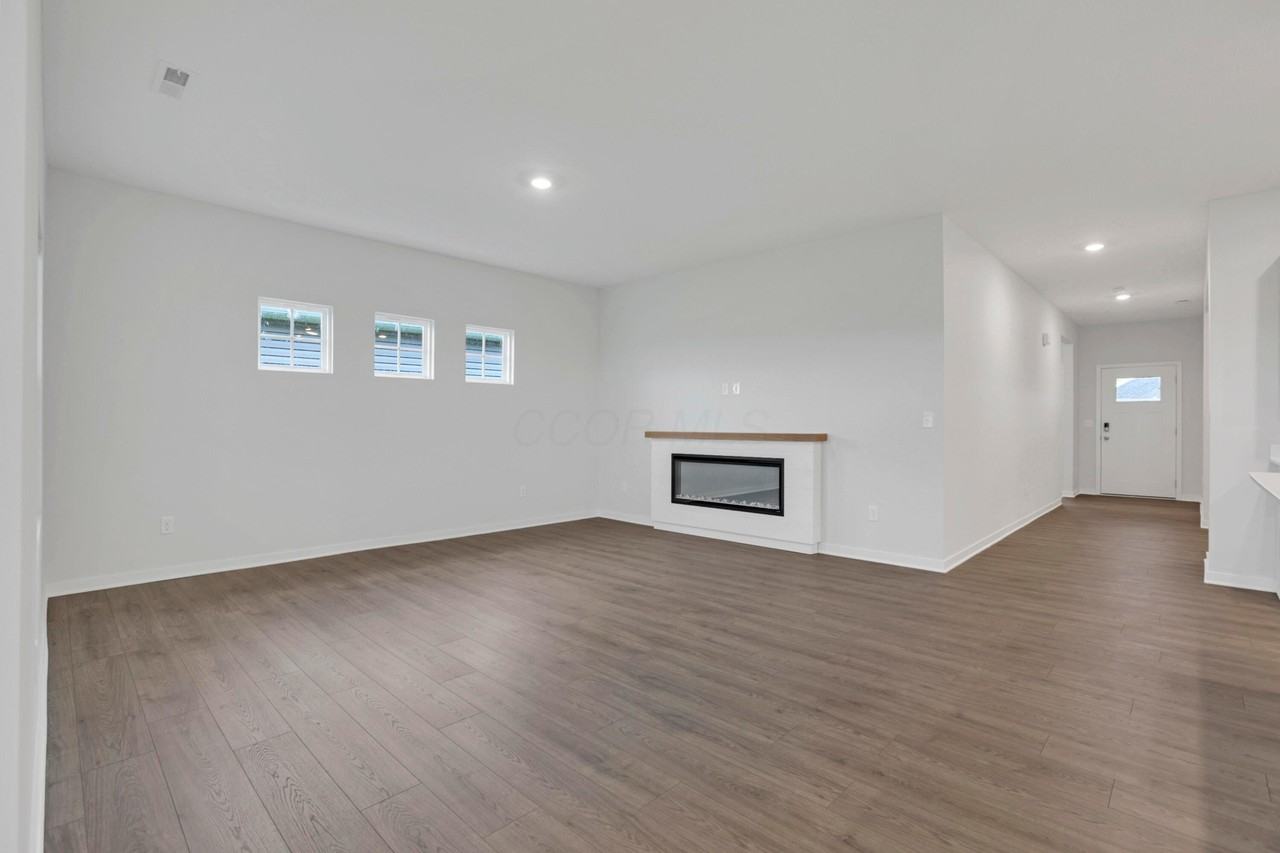 539 Darliene Dr - Photo 4 of 50
