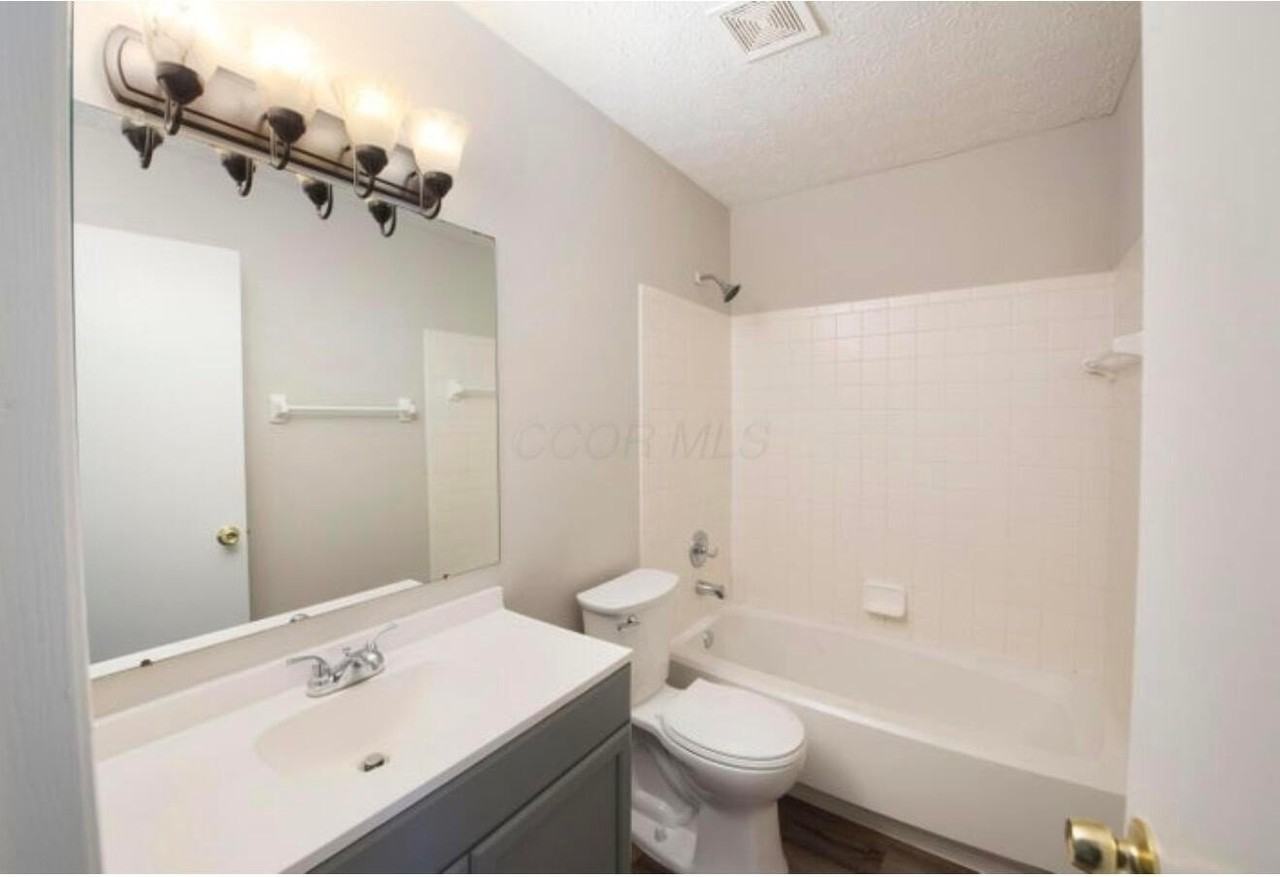 3518 Westbay Dr - Photo 4 of 31