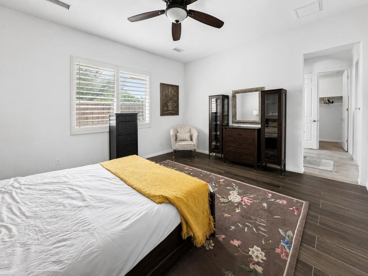 12 Buckingham Way - Photo 3 of 7