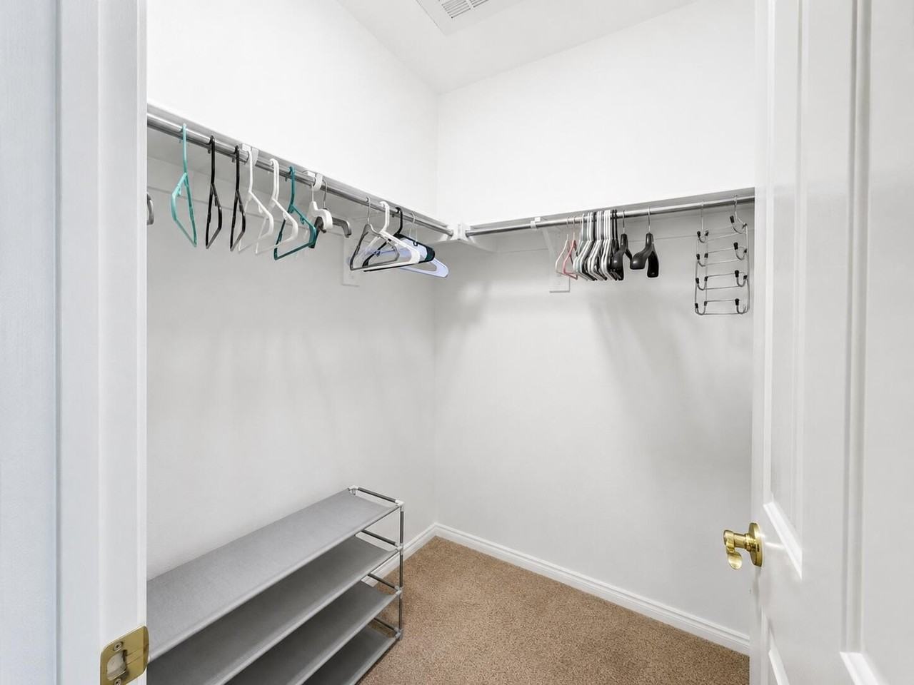 12 Buckingham Way - Photo 5 of 7