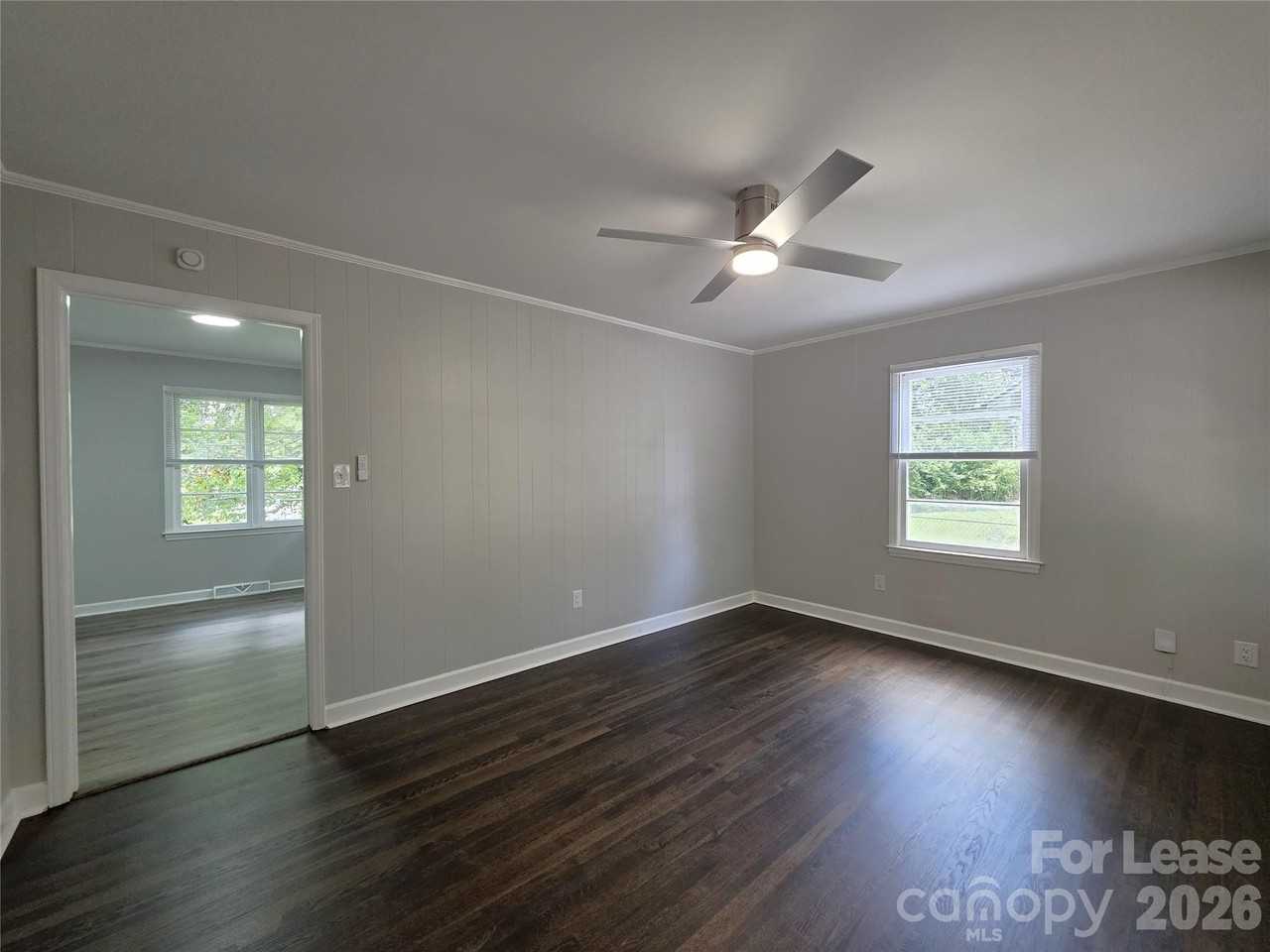 502 Cardinal Ct - Photo 3 of 20