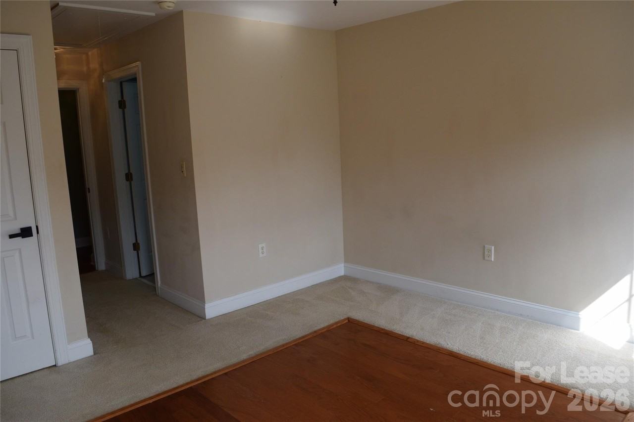 6321 Park Creek Dr - Photo 6 of 35