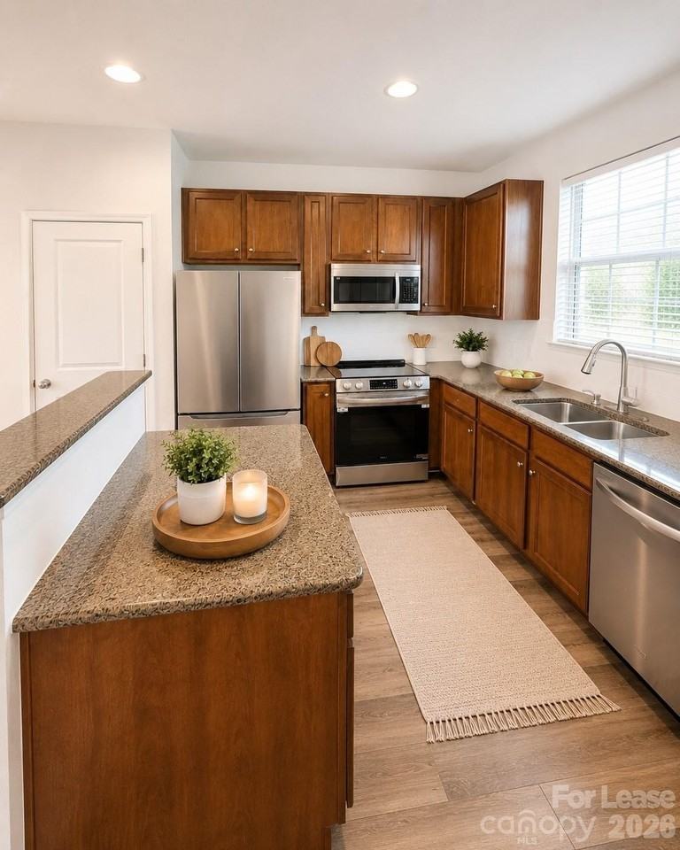 1600 Walnut View Dr - Photo 3 of 9