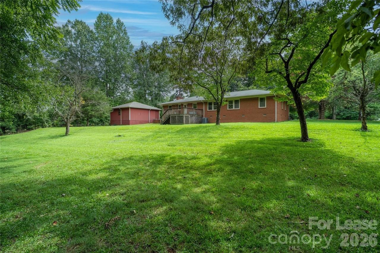 6510 Pleasant Grove Rd - Photo 5 of 26