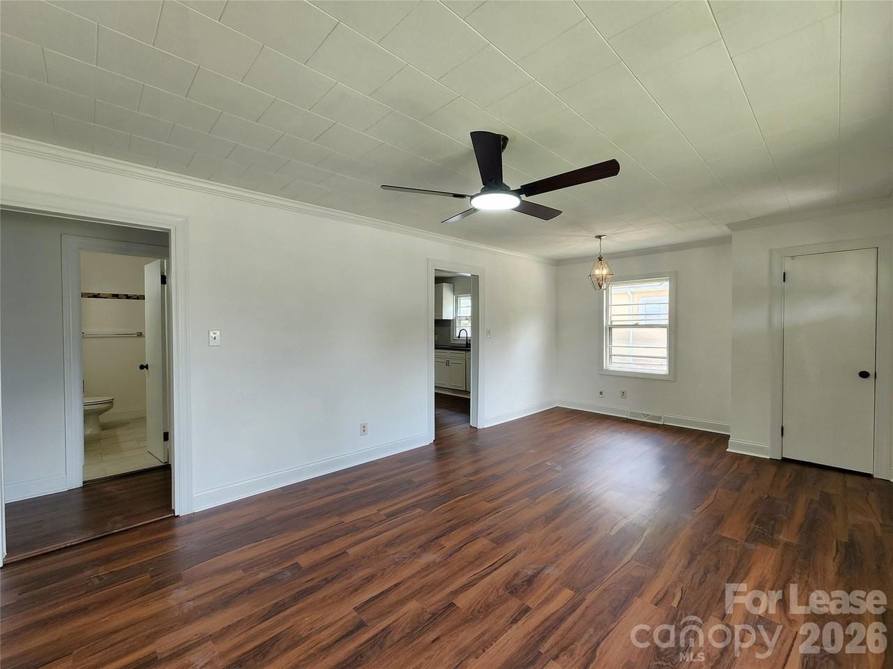 1208 N Juniper Ave - Photo 3 of 19