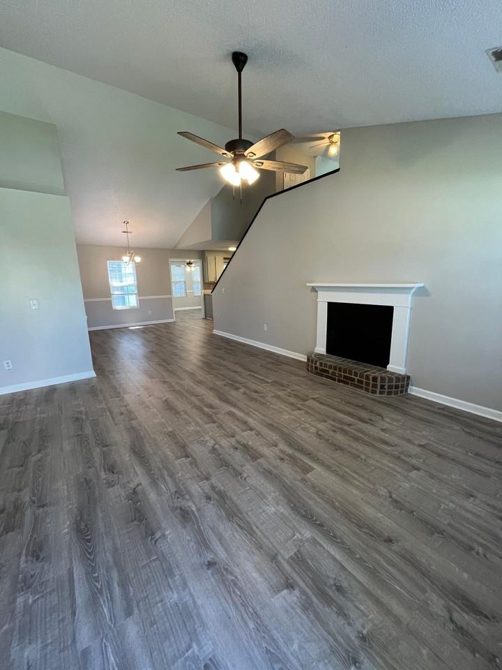 509 Dolphin Dr - Photo 3 of 17