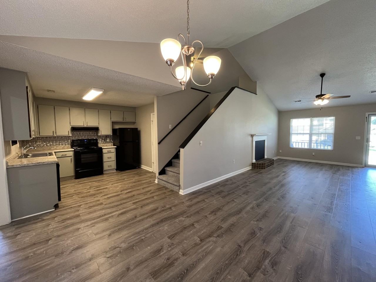 509 Dolphin Dr - Photo 4 of 17