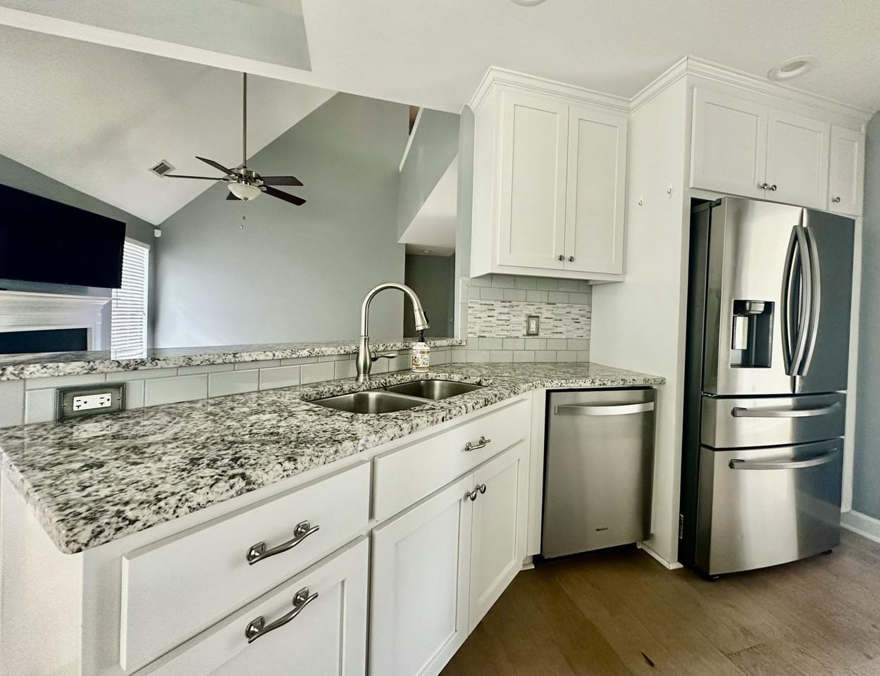 1178 Pittsford Cir - Photo 3 of 30