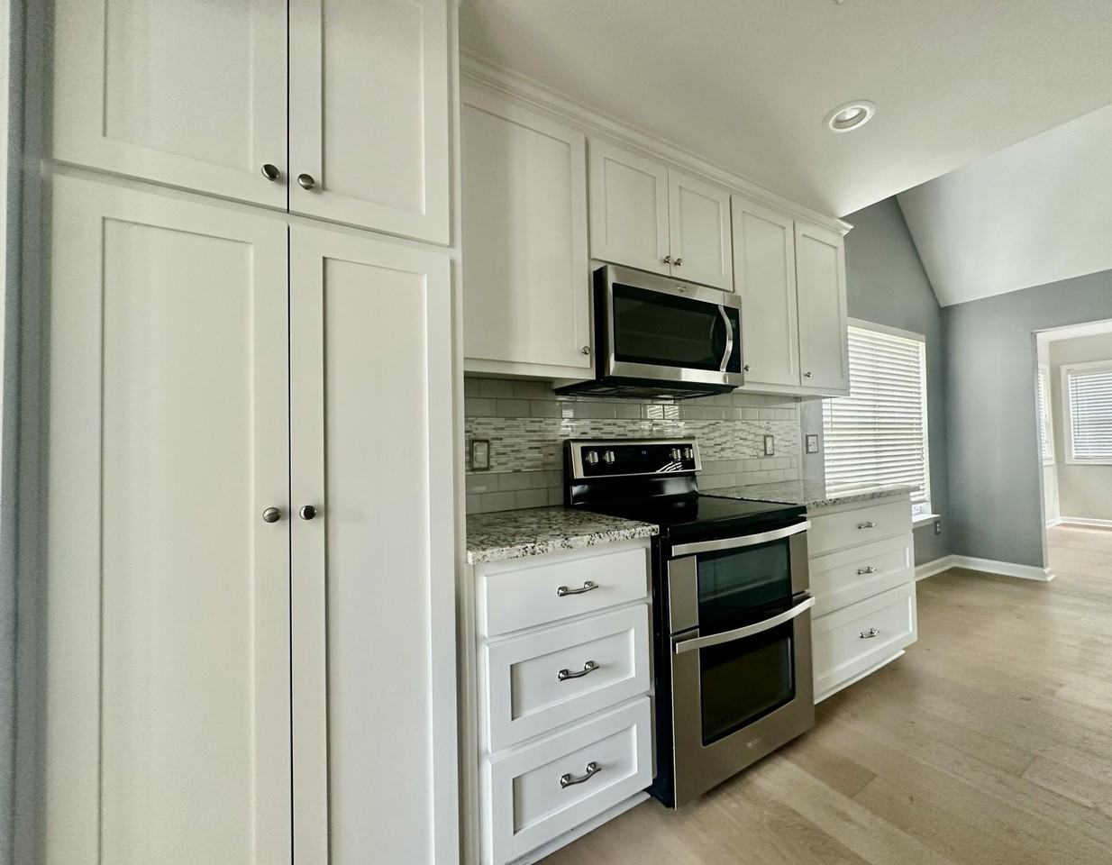 1178 Pittsford Cir - Photo 4 of 30
