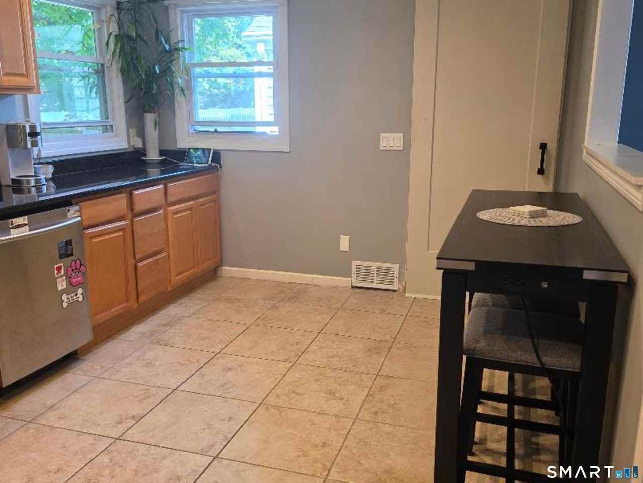 81 Depot St - Photo 5 of 13