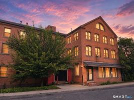 featured image of 464 Pratt Street Ext #105N