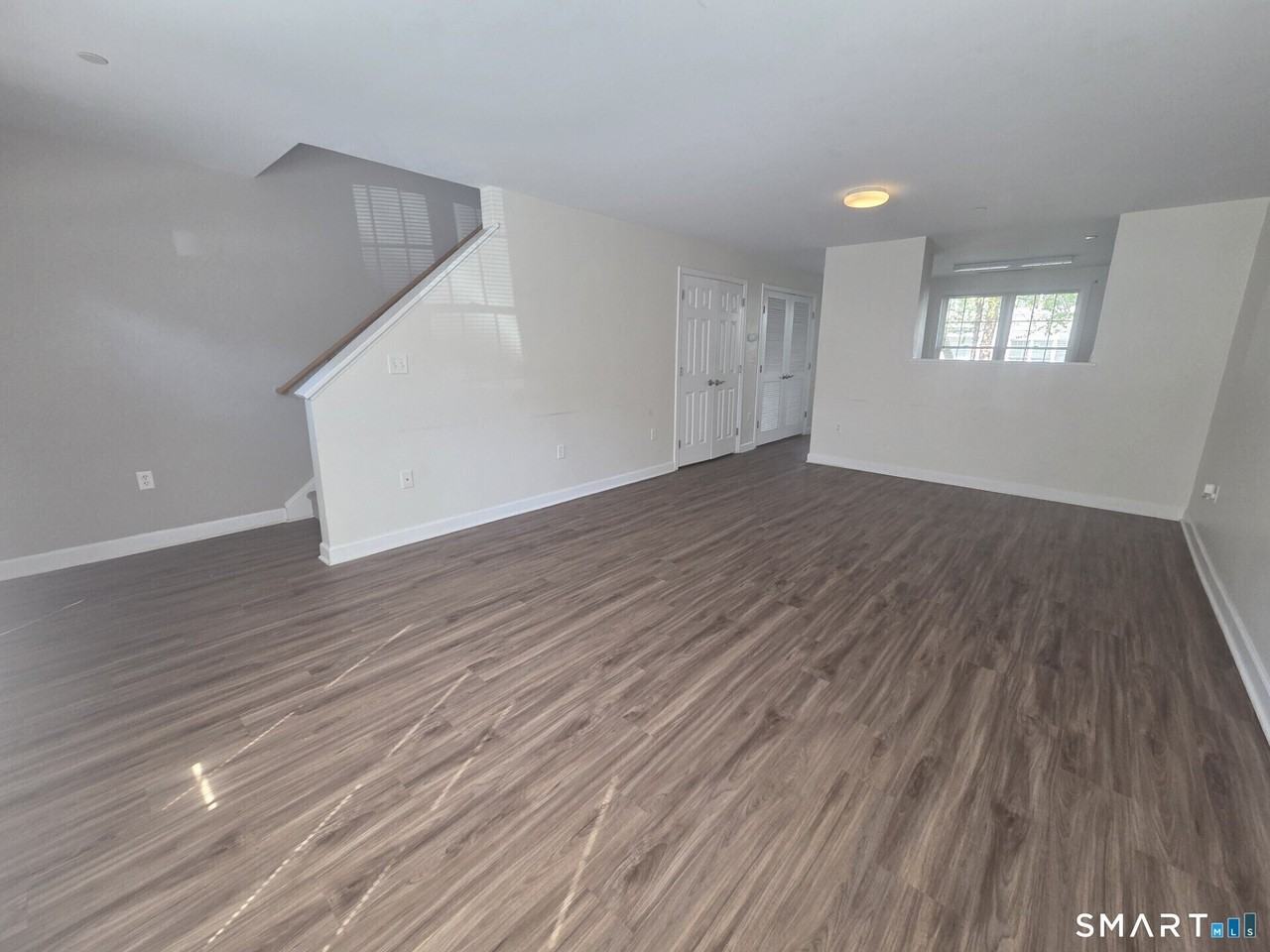 49 Fairgate Dr - Photo 4 of 17