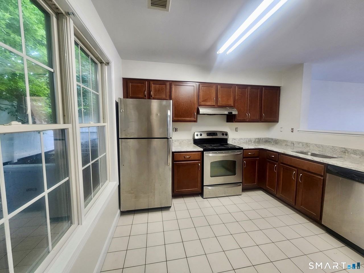 49 Fairgate Dr - Photo 7 of 17