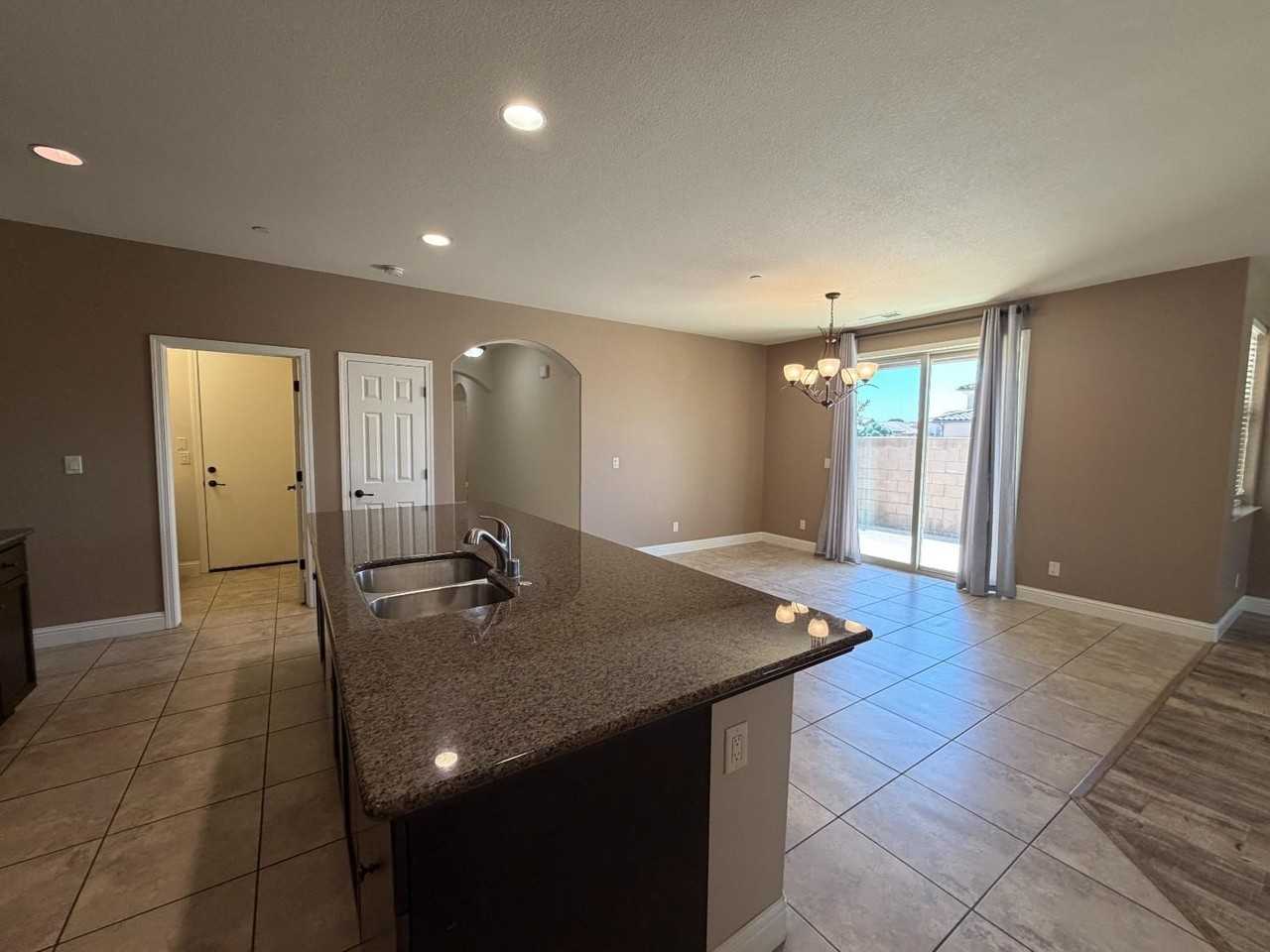 5867 E Laurite Ave - Photo 7 of 25