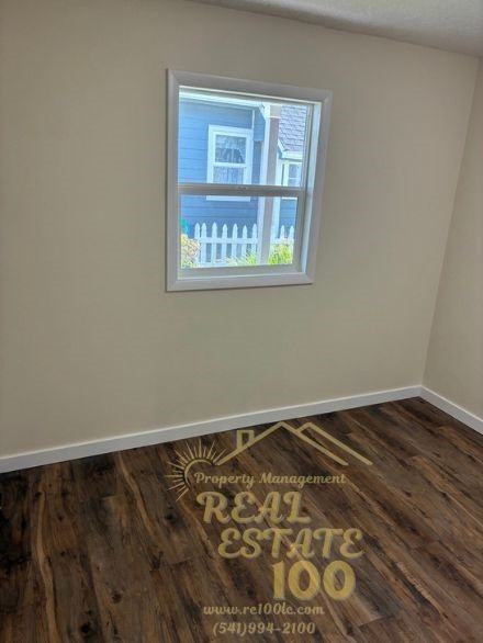 4407 Sw Beach Ave #1 - Photo 5 of 6