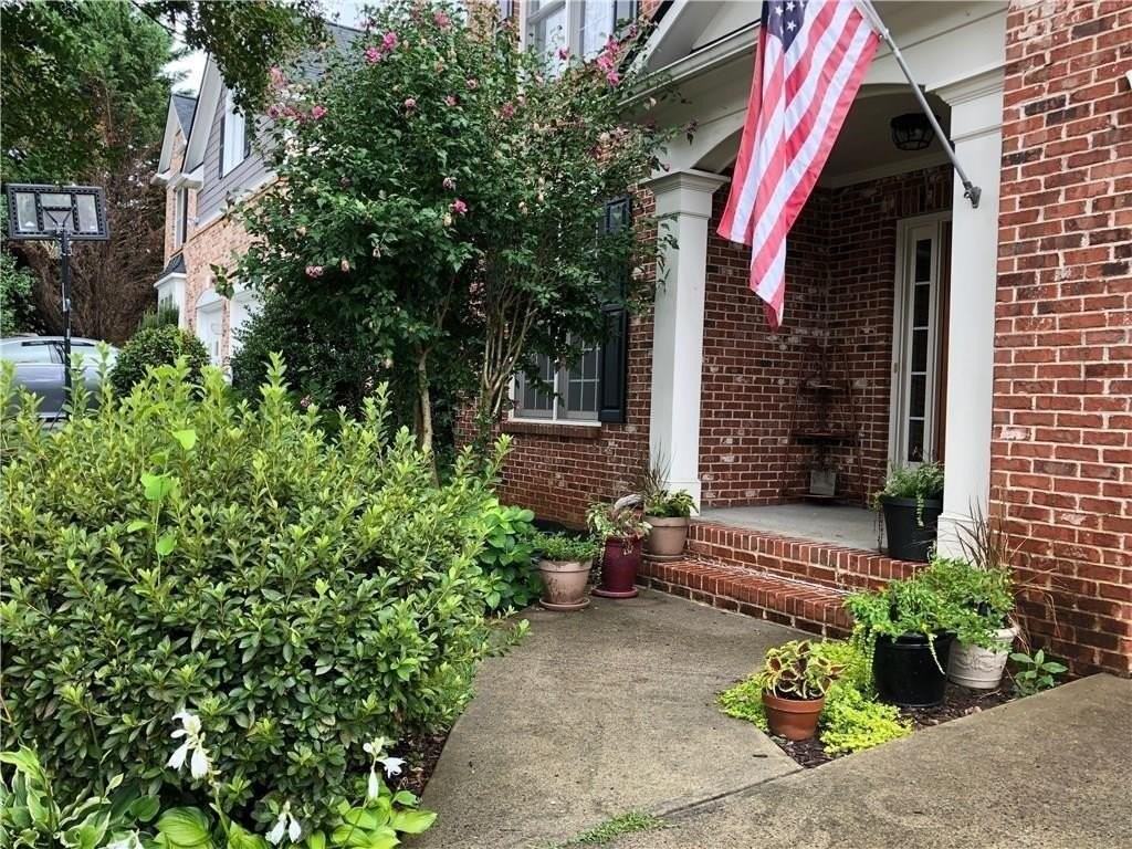 1917 Barrett Knoll Cir Nw - Photo 2 of 35