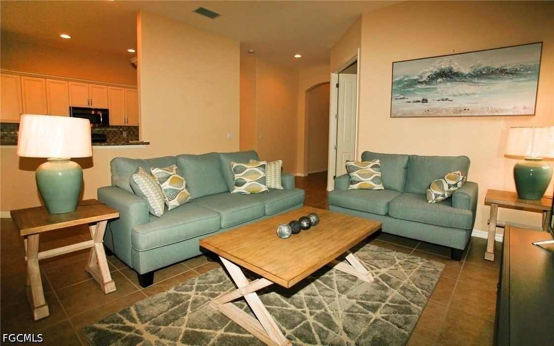 11070 Esteban Dr - Photo 4 of 29