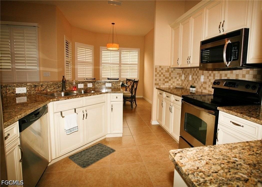 11070 Esteban Dr - Photo 6 of 29