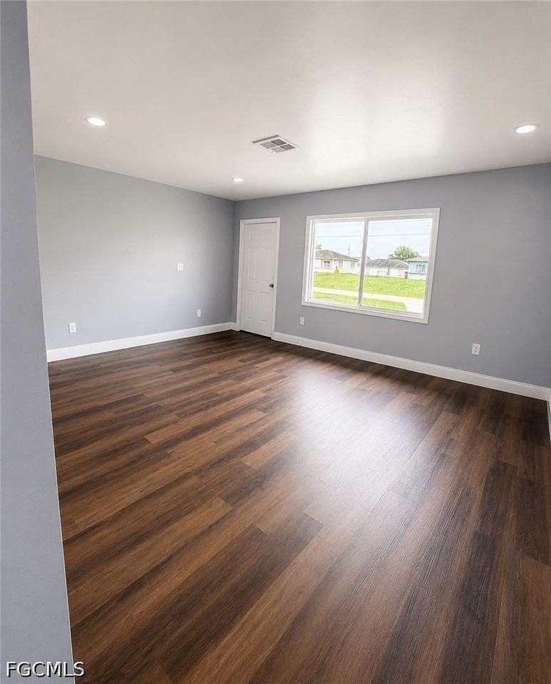 138 Gordon Ave S - Photo 2 of 4