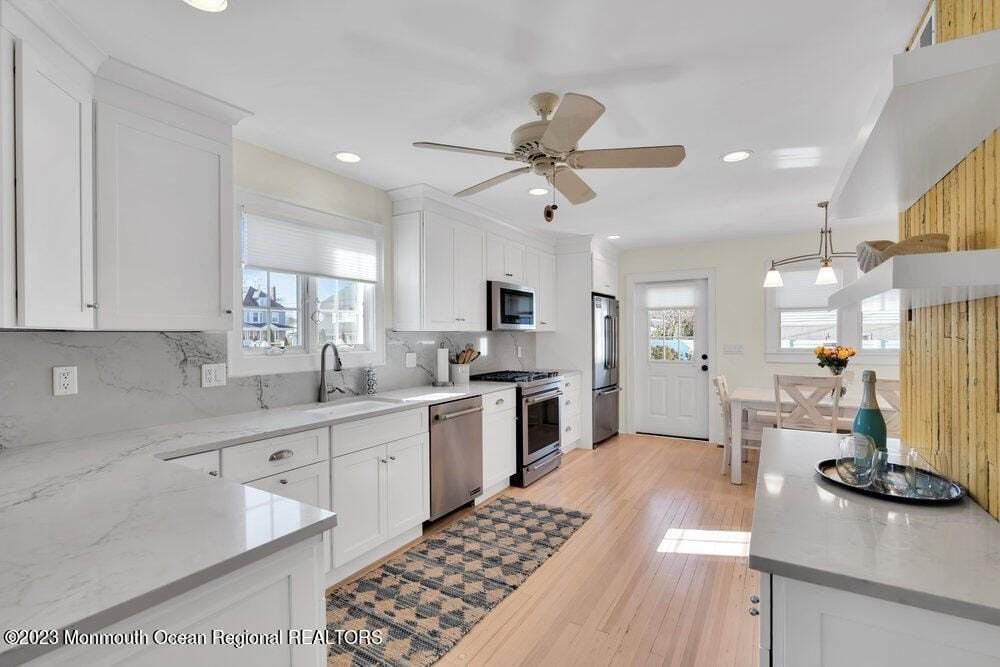 303 B St - Photo 3 of 50