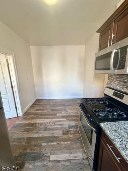 99 1A Pine St - Photo 2 of 10