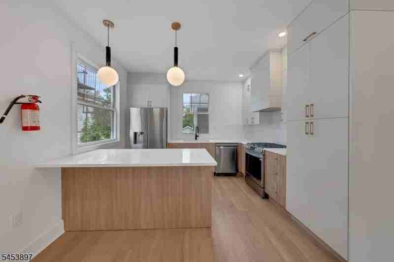 20 Lexington Ave - Photo 6 of 33