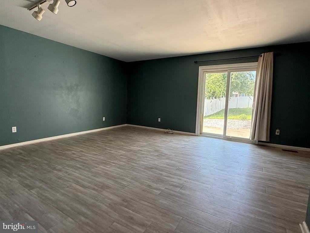 3 Ingrid Ct - Photo 5 of 16