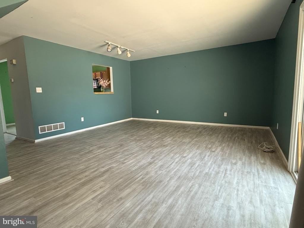 3 Ingrid Ct - Photo 6 of 16