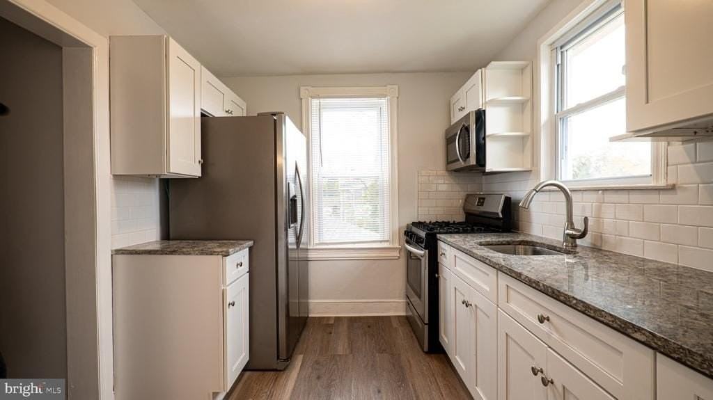 241 Victoria St - Photo 3 of 19