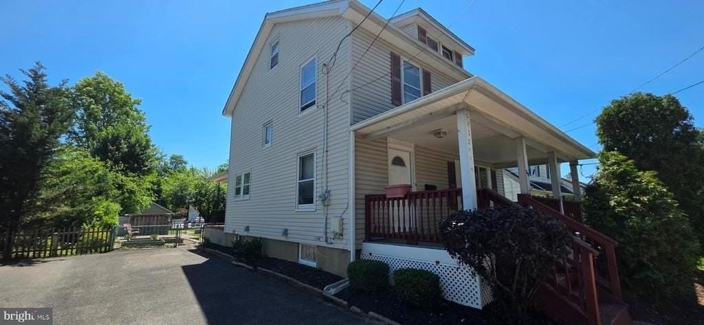 246 Franklin St - Photo 4 of 30